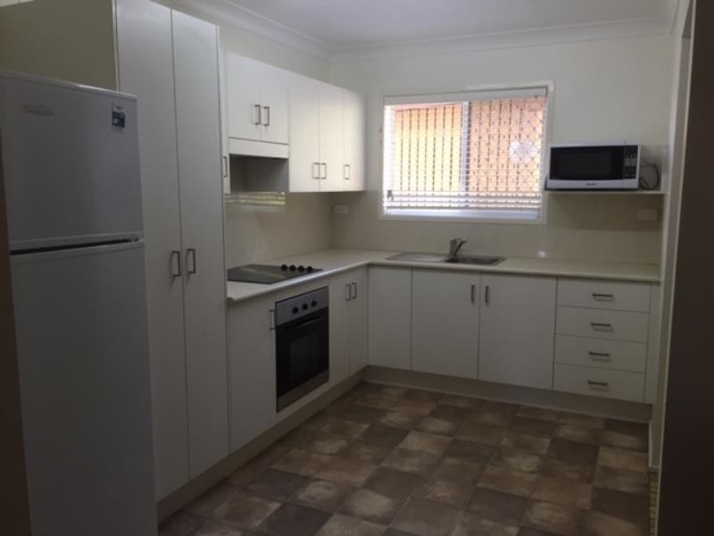 2/295 Bloxsom Street, Frenchville QLD 4701